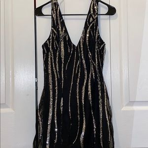 Beautiful sparkly dress, perfect for a night out.